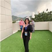 Egresada de la carrera de Derecho, capacitada para dictar clases de ciencias sociales a niños/adolescentes